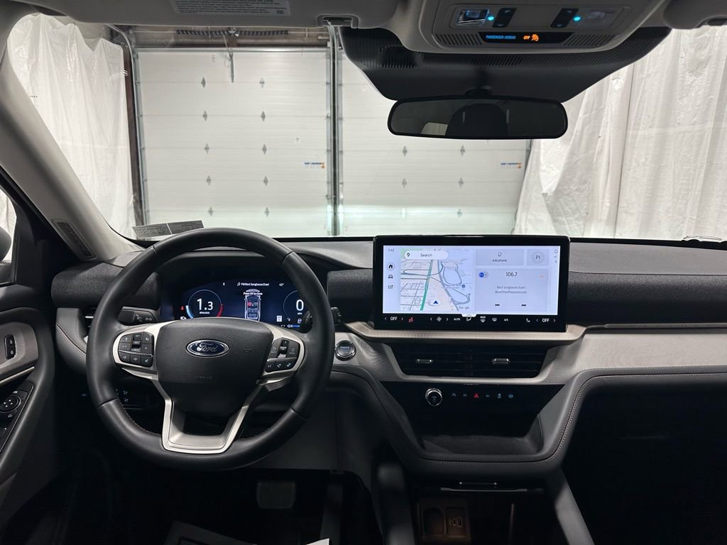 Used 2025 Ford Explorer Active image 16