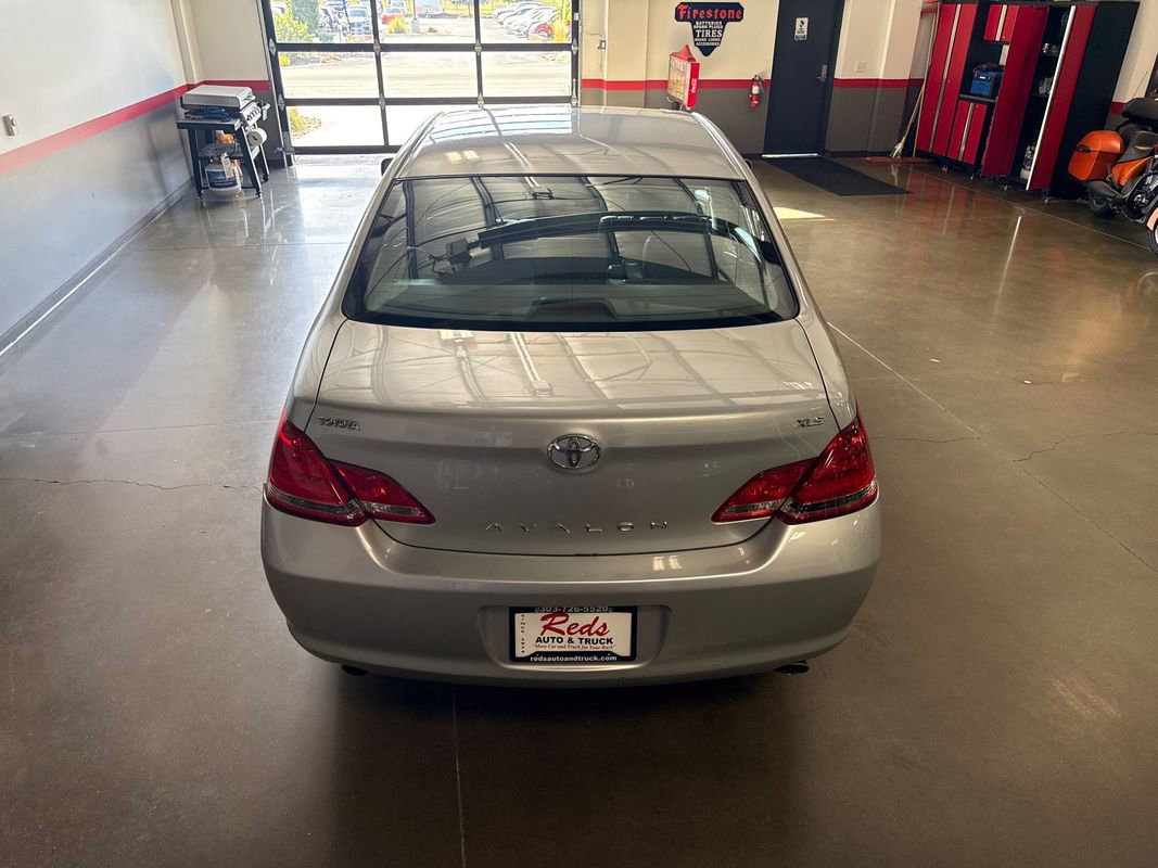 Used 2006 Toyota Avalon XLS image 4