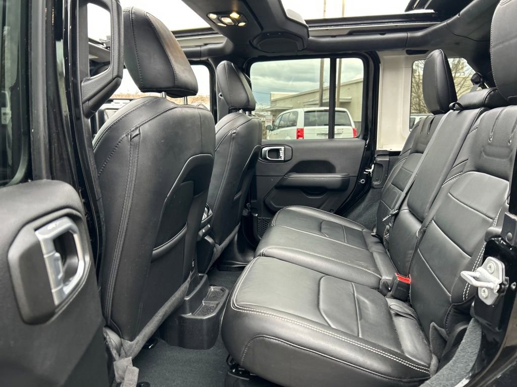 Used 2022 Jeep Wrangler Unlimited Sahara w/ Cold Weather Group AWD/4WD image 27