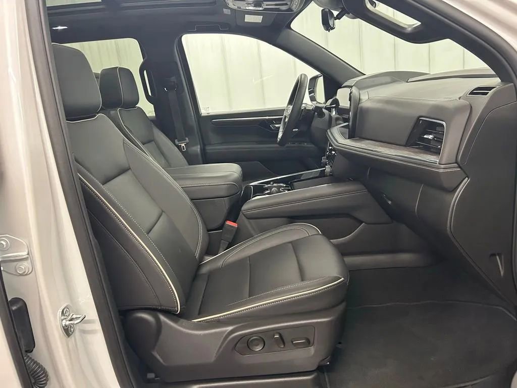 Used 2025 Chevrolet Tahoe Premier image 22