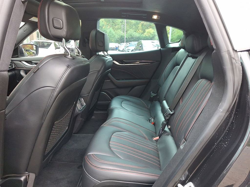 Certified 2022 Maserati Levante GT image 20
