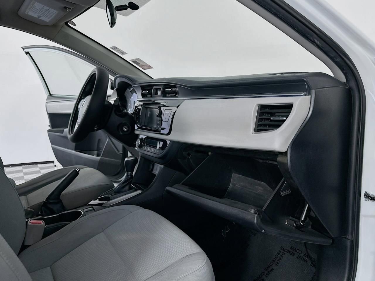 Used 2016 Toyota Corolla LE image 36