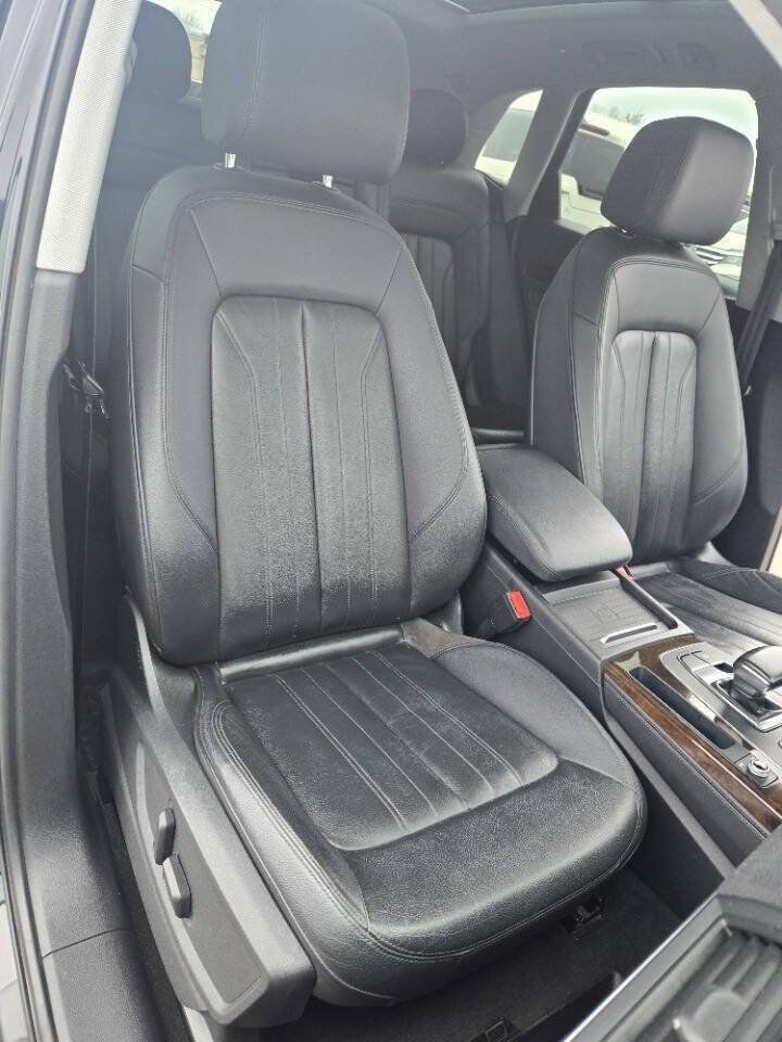 Used 2019 Audi Q5 2.0T Premium Plus w/ Premium Plus Package AWD/4WD image 29