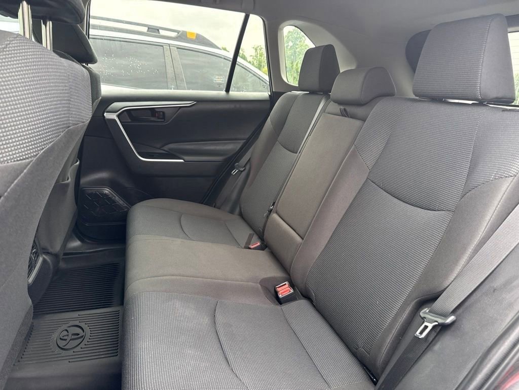 Used 2023 Toyota RAV4 LE AWD/4WD image 16