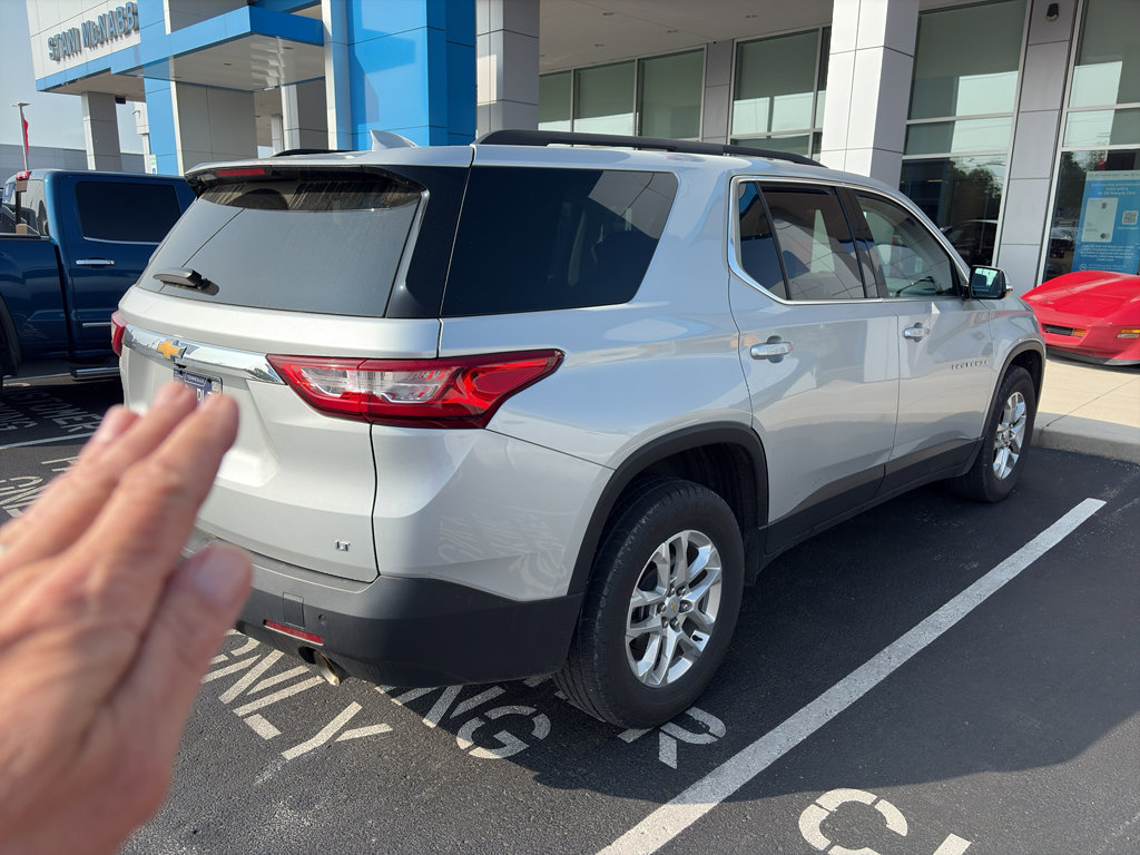 Used 2020 Chevrolet Traverse LT FWD image 3
