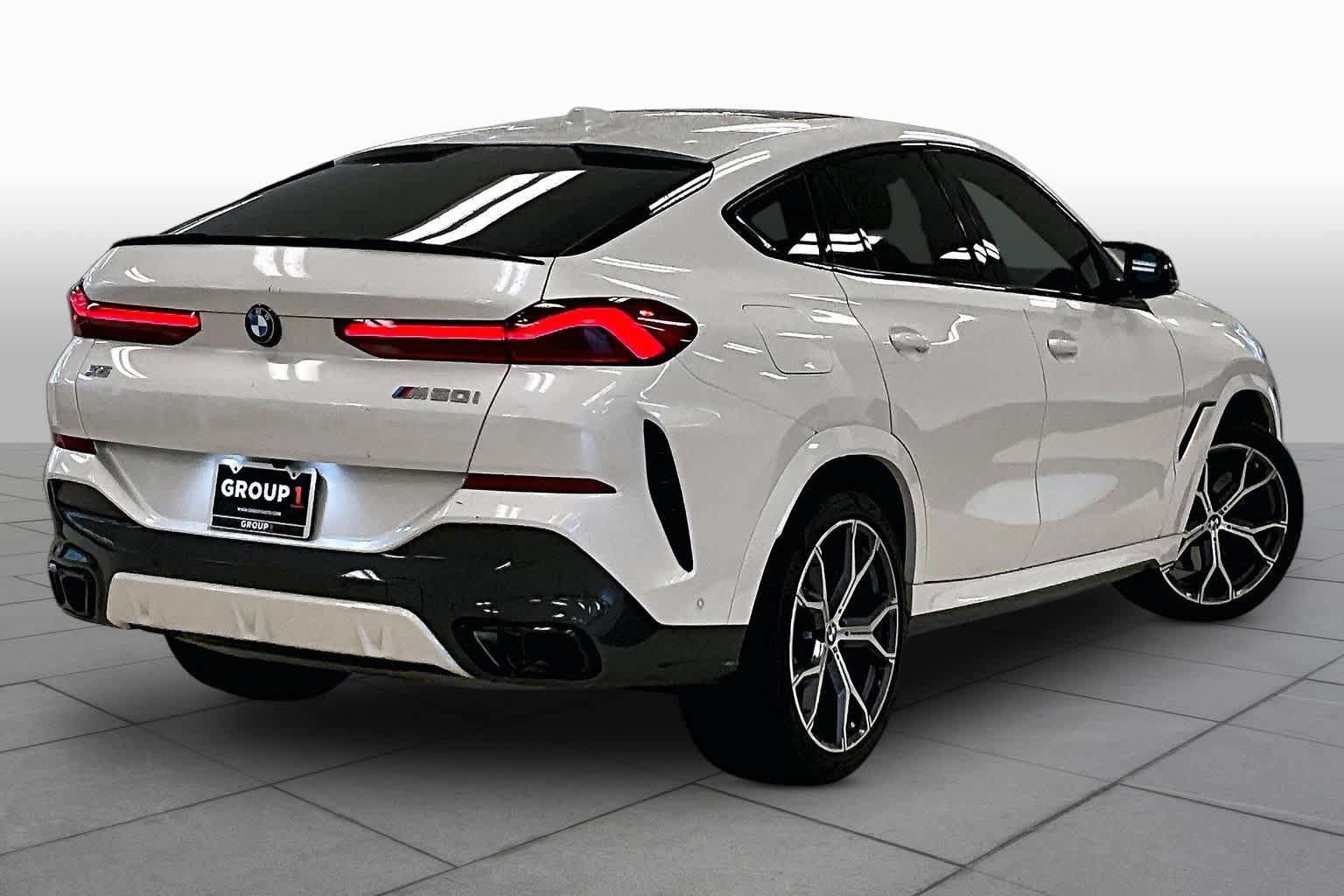 Used 2024 BMW X6 M60i AWD/4WD image 12