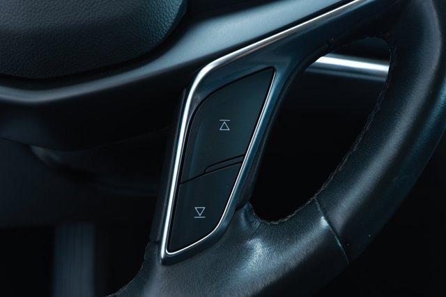 Used 2018 Cadillac XT5 Premium Luxury FWD image 16