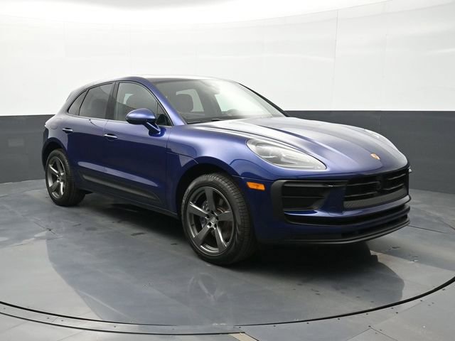 Certified 2025 Porsche Macan image 25