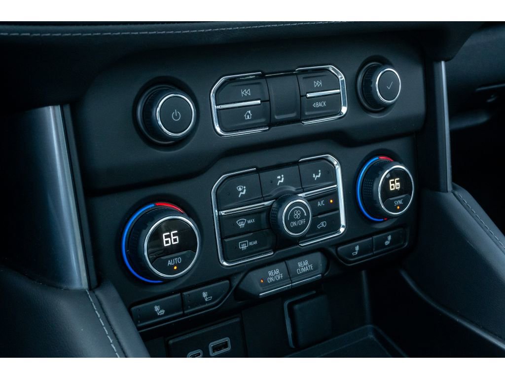 Used 2024 Chevrolet Tahoe Z71 w/ Luxury Package AWD/4WD image 28