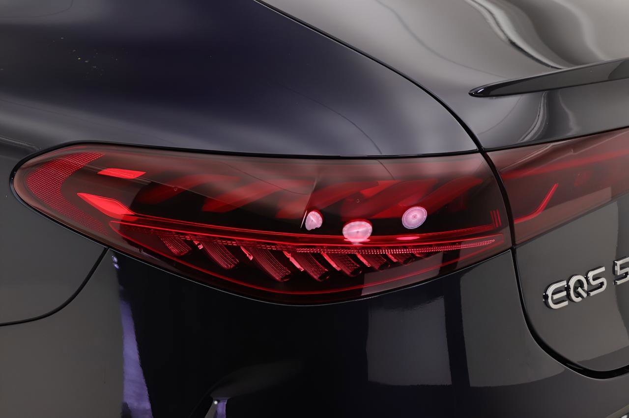 Certified 2023 Mercedes-Benz EQS 580 4MATIC Sedan image 18
