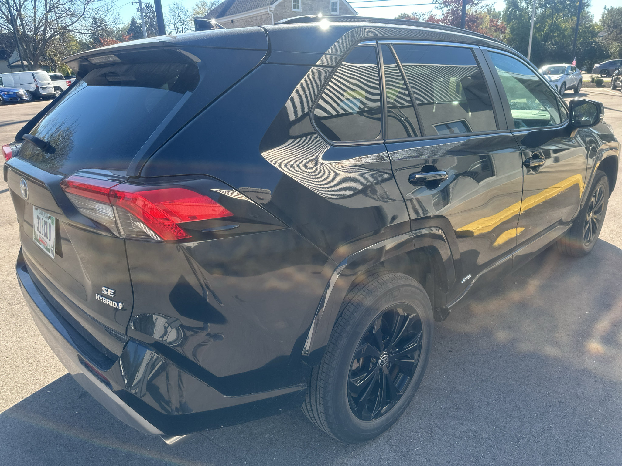 Used 2022 Toyota RAV4 SE w/ Convenience Package AWD/4WD image 3