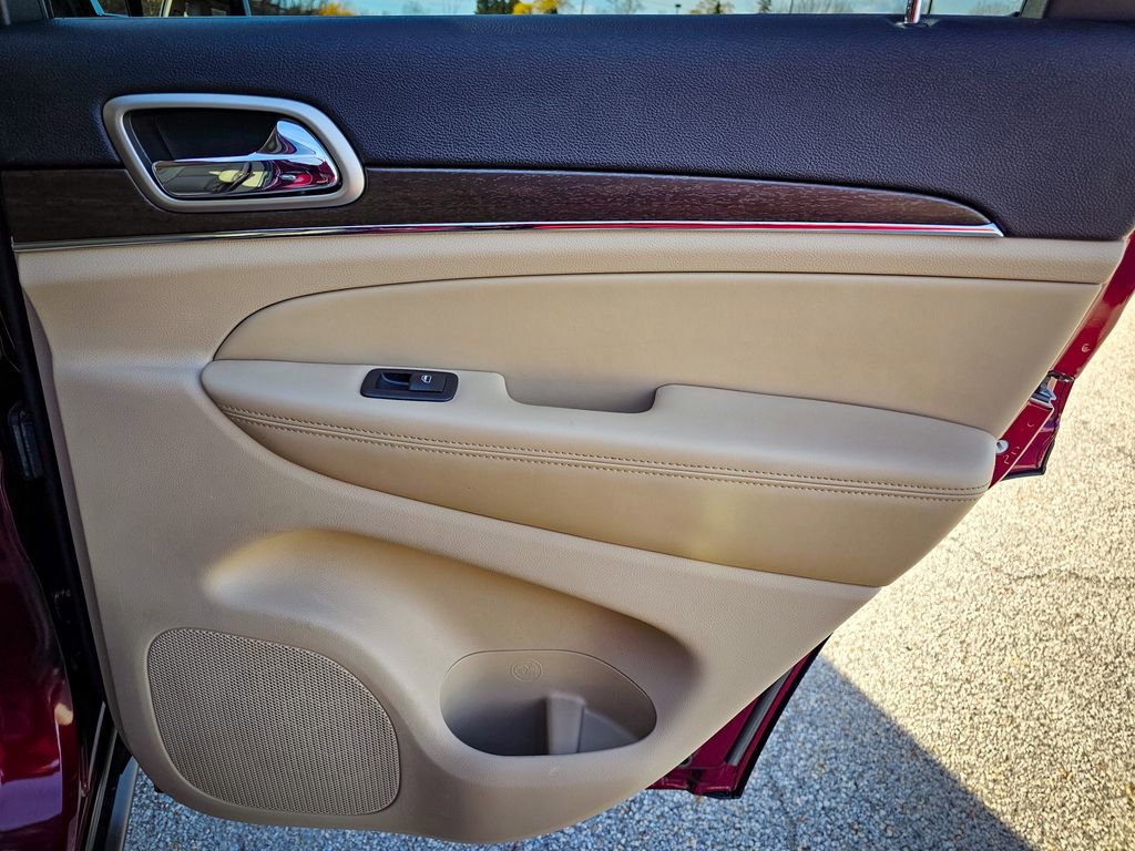 Used 2017 Jeep Grand Cherokee Limited image 43