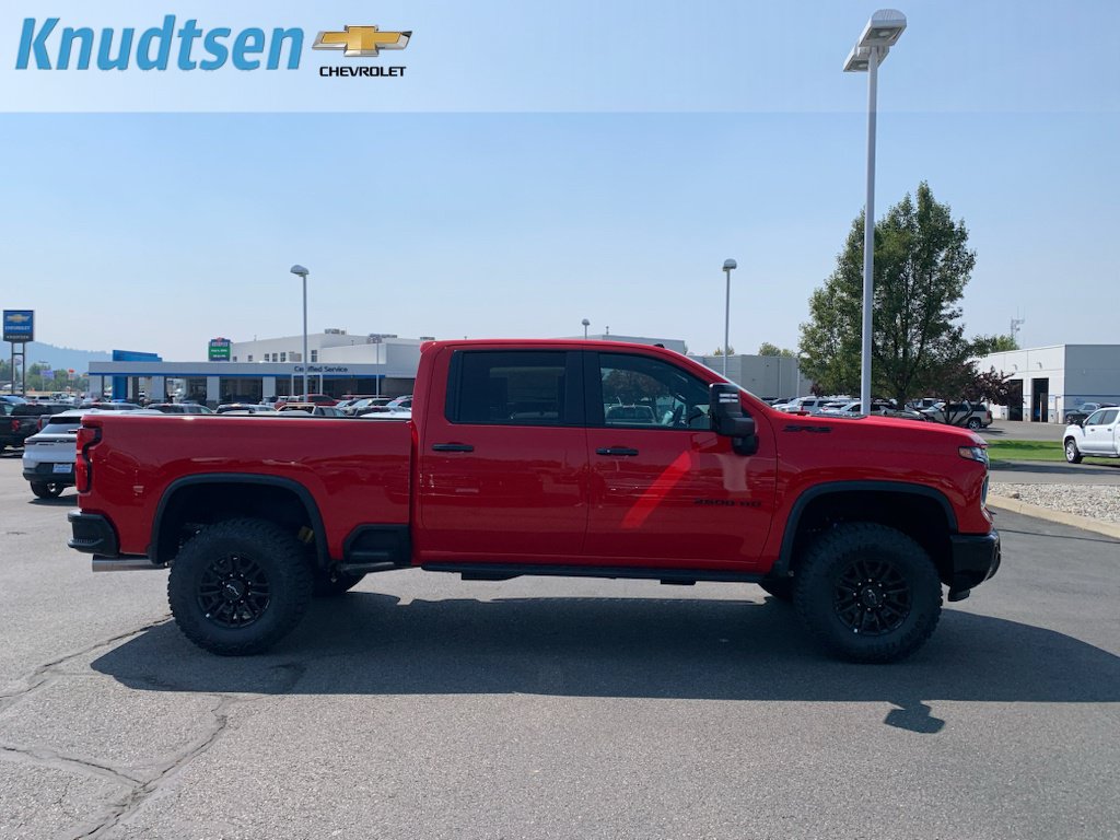 New 2026 Chevrolet Silverado 2500 ZR2 w/ LPO, Dark Essentials Package AWD/4WD image 7
