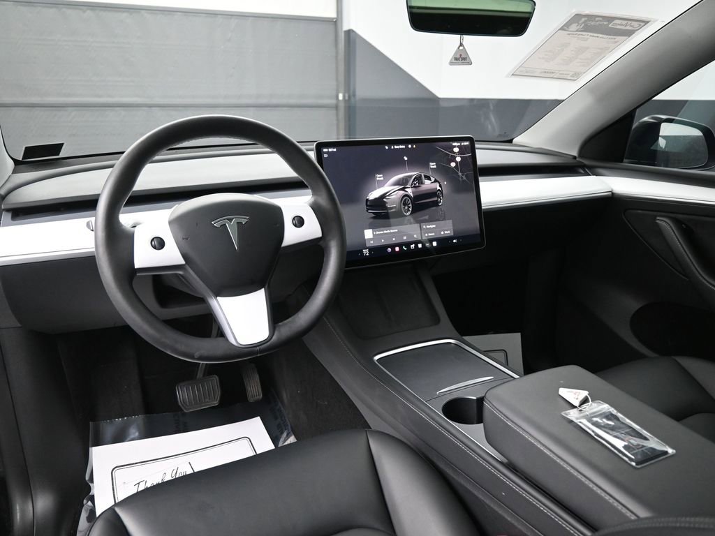 Used 2023 Tesla Model Y Long Range image 11
