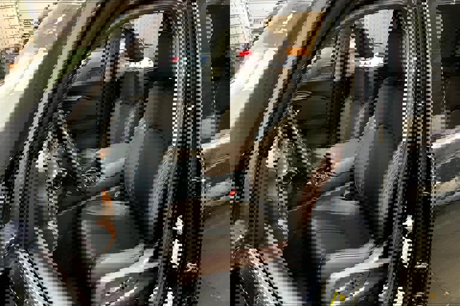 Used 2025 Honda Pilot Elite image 8