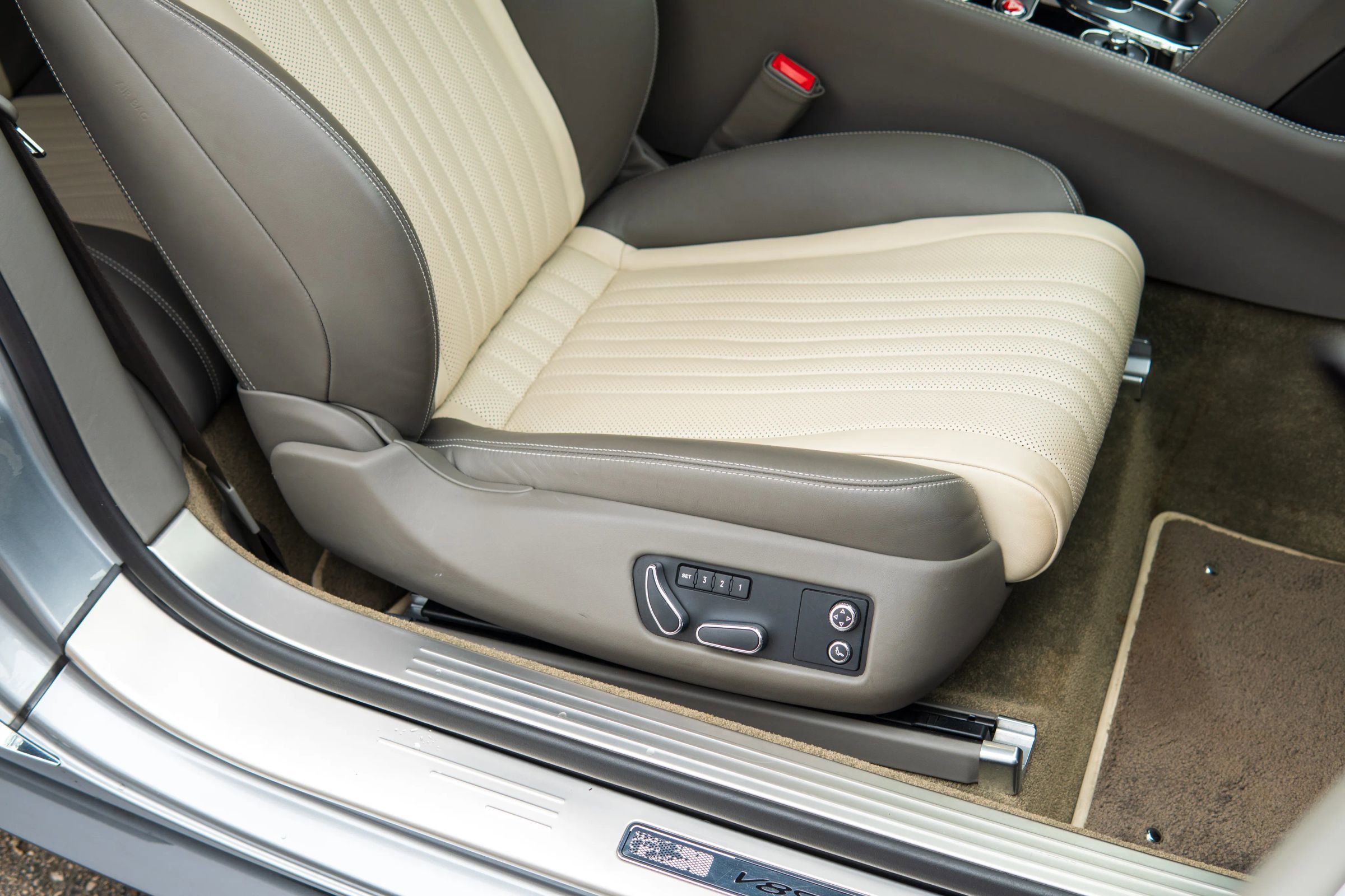 Used 2017 Bentley Continental GT V8 S image 39