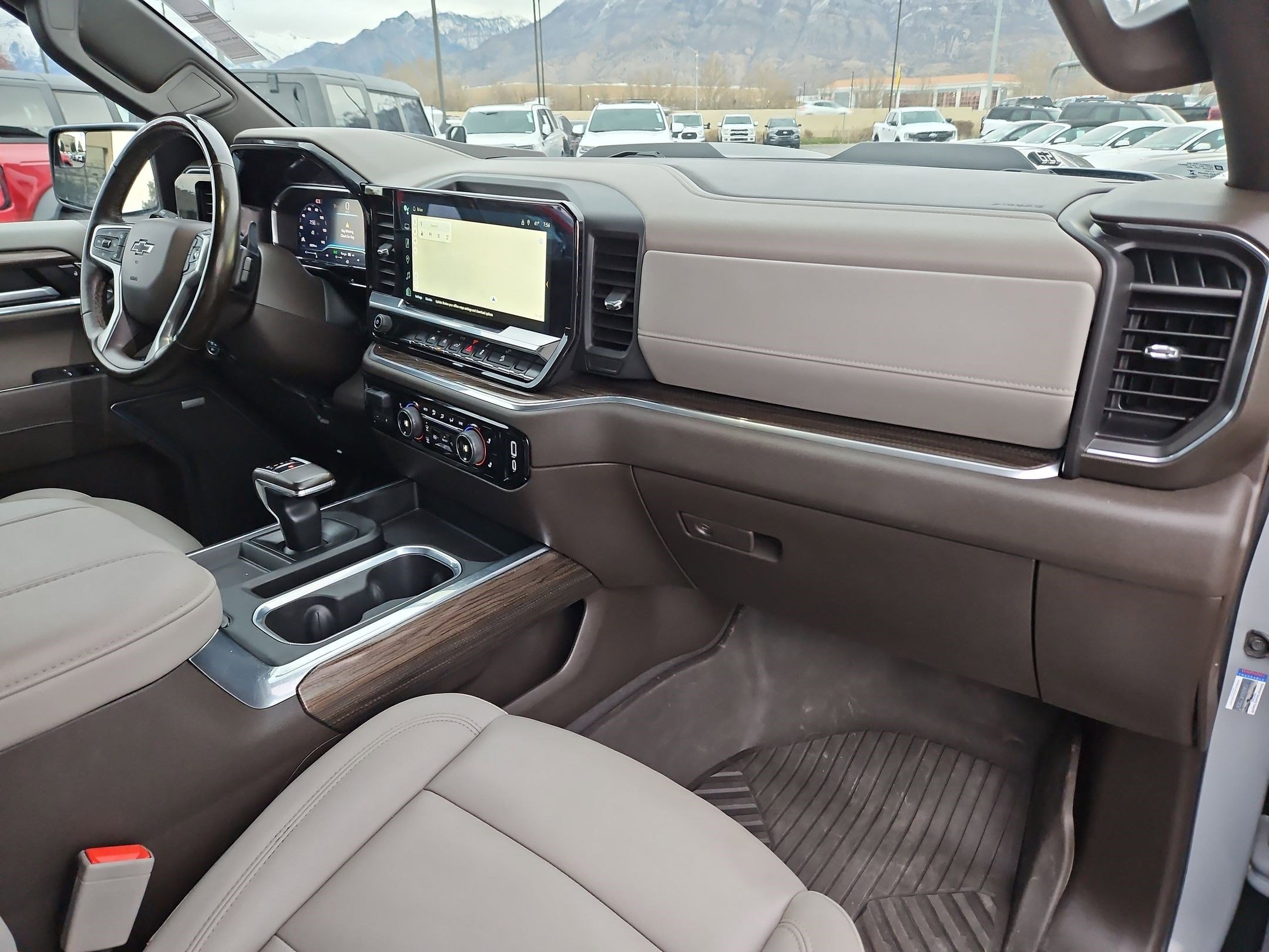 Used 2024 Chevrolet Silverado 1500 LT Trail Boss w/ Convenience Package II image 32