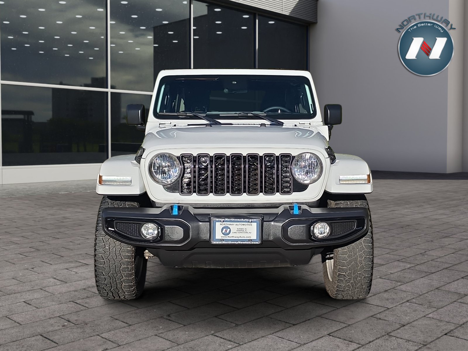 Used 2024 Jeep Wrangler Unlimited w/ Convenience Group AWD/4WD image 8