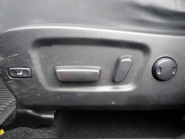 Used 2019 Toyota Highlander XLE AWD/4WD image 24