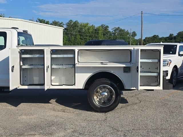 Used 2024 Ford F550 4x4 SuperCab Super Duty image 11