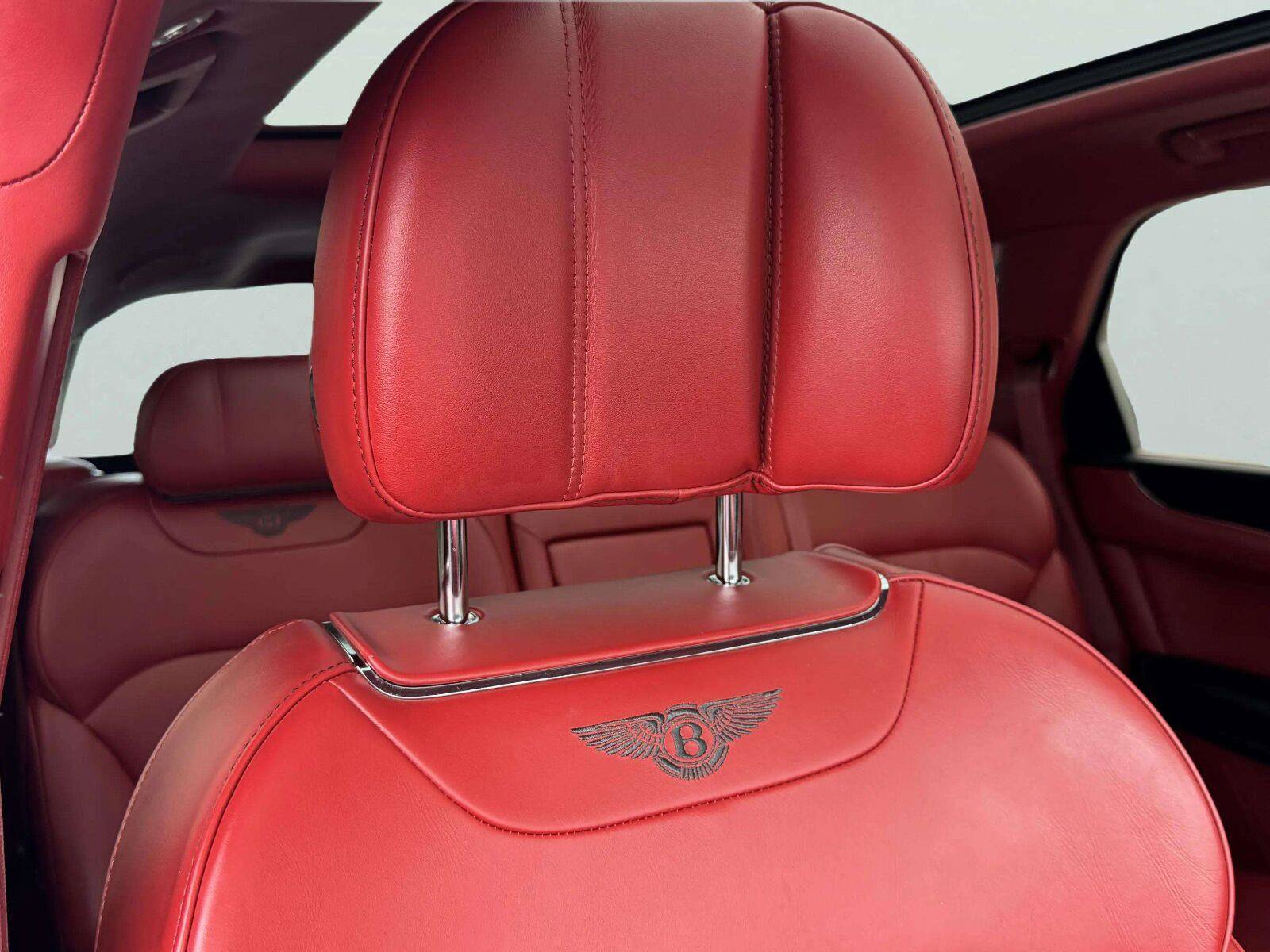 Used 2018 Bentley Bentayga AWD/4WD image 93