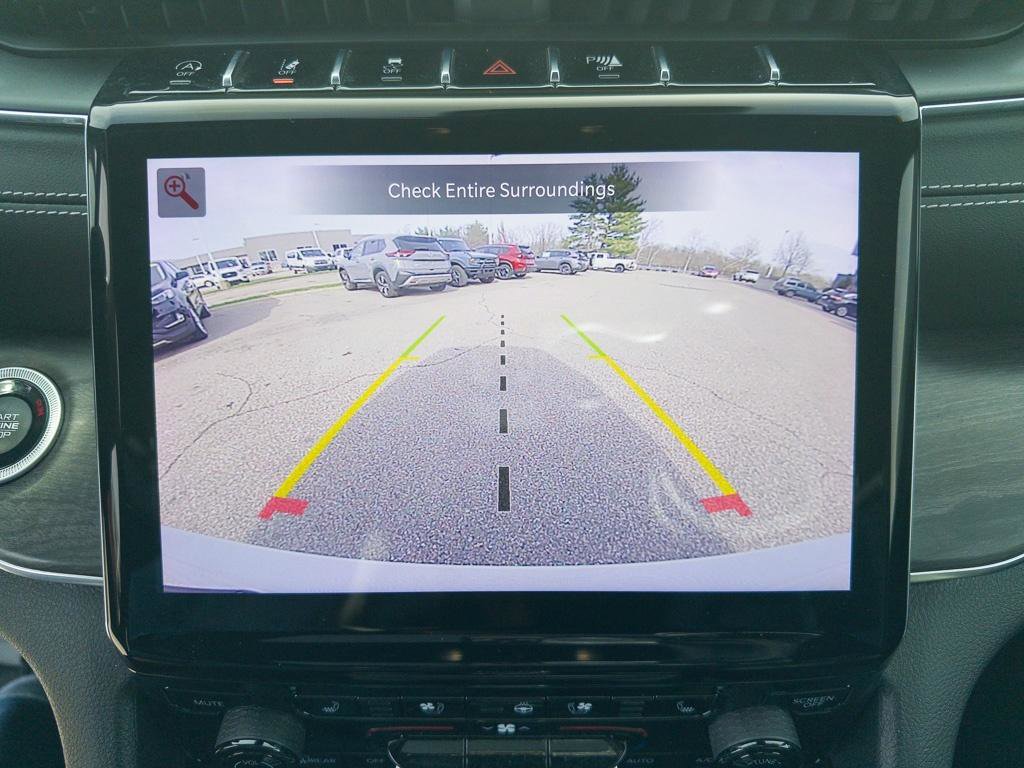 Used 2023 Jeep Grand Cherokee Overland w/ Luxury Tech Group IV image 18