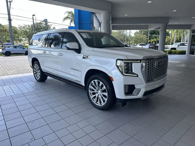 Used 2022 GMC Yukon XL Denali w/ Advanced Technology Package AWD/4WD image 33