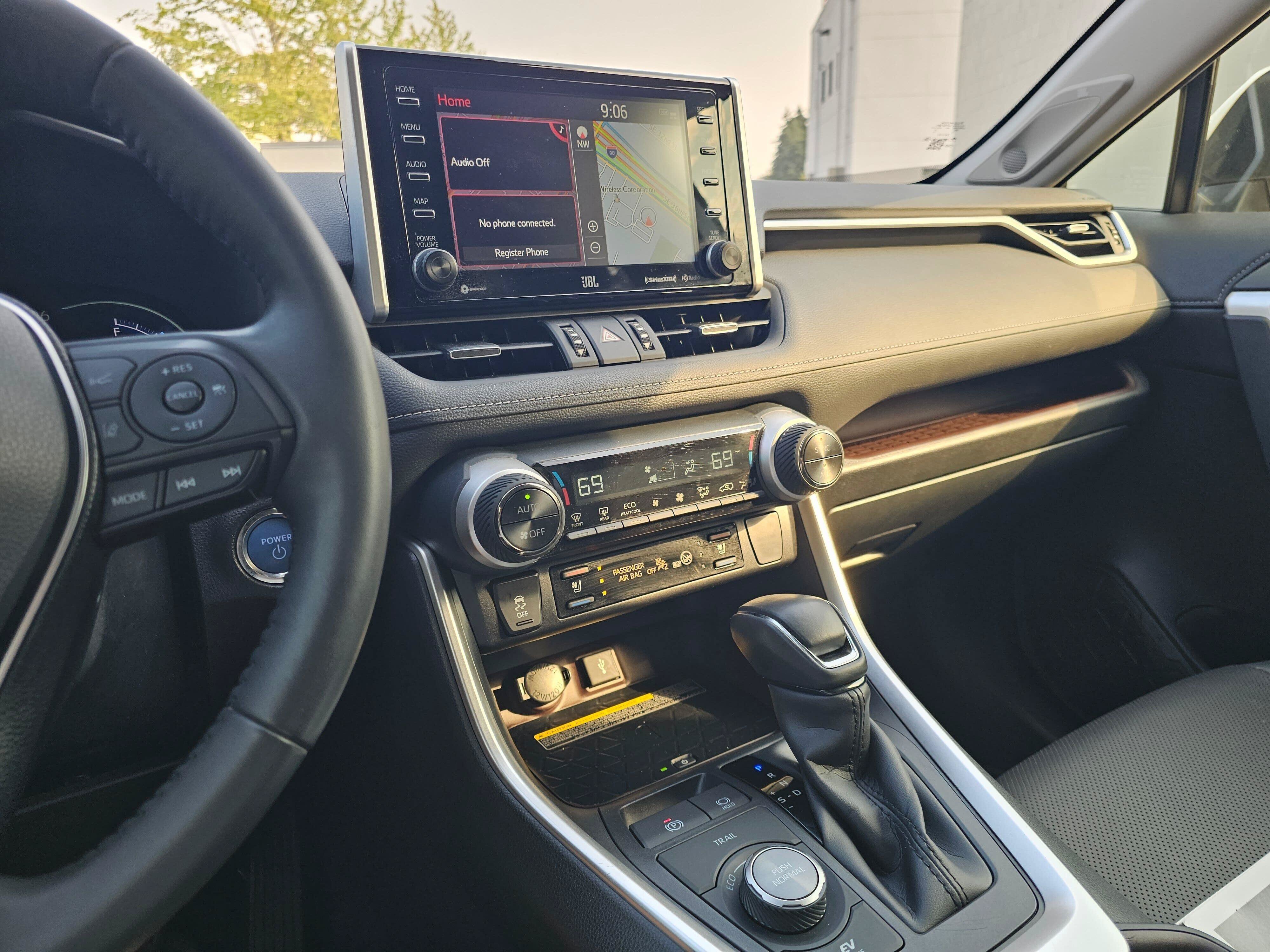 Used 2020 Toyota RAV4 Limited AWD/4WD image 31