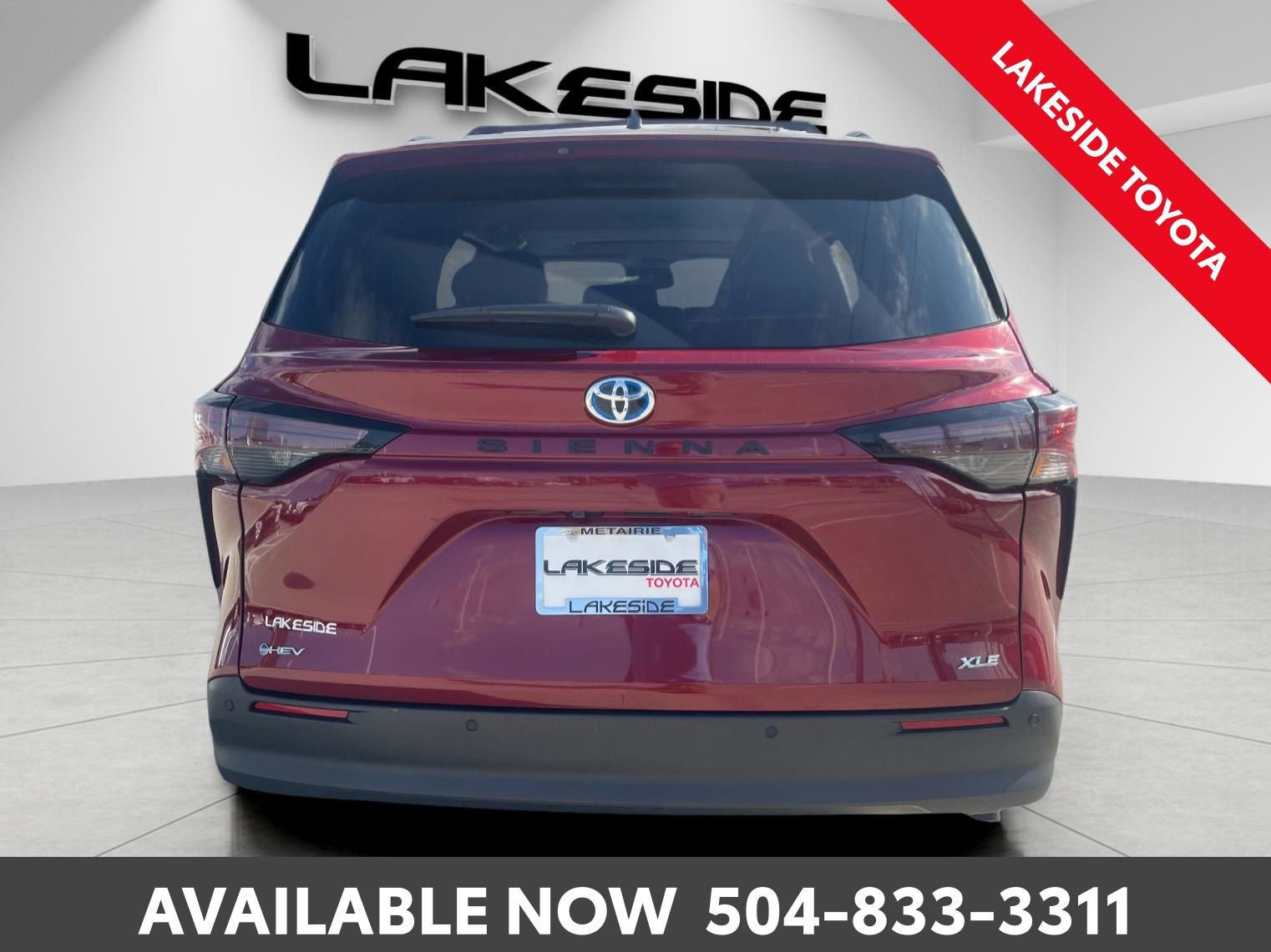 Used 2025 Toyota Sienna XLE image 5