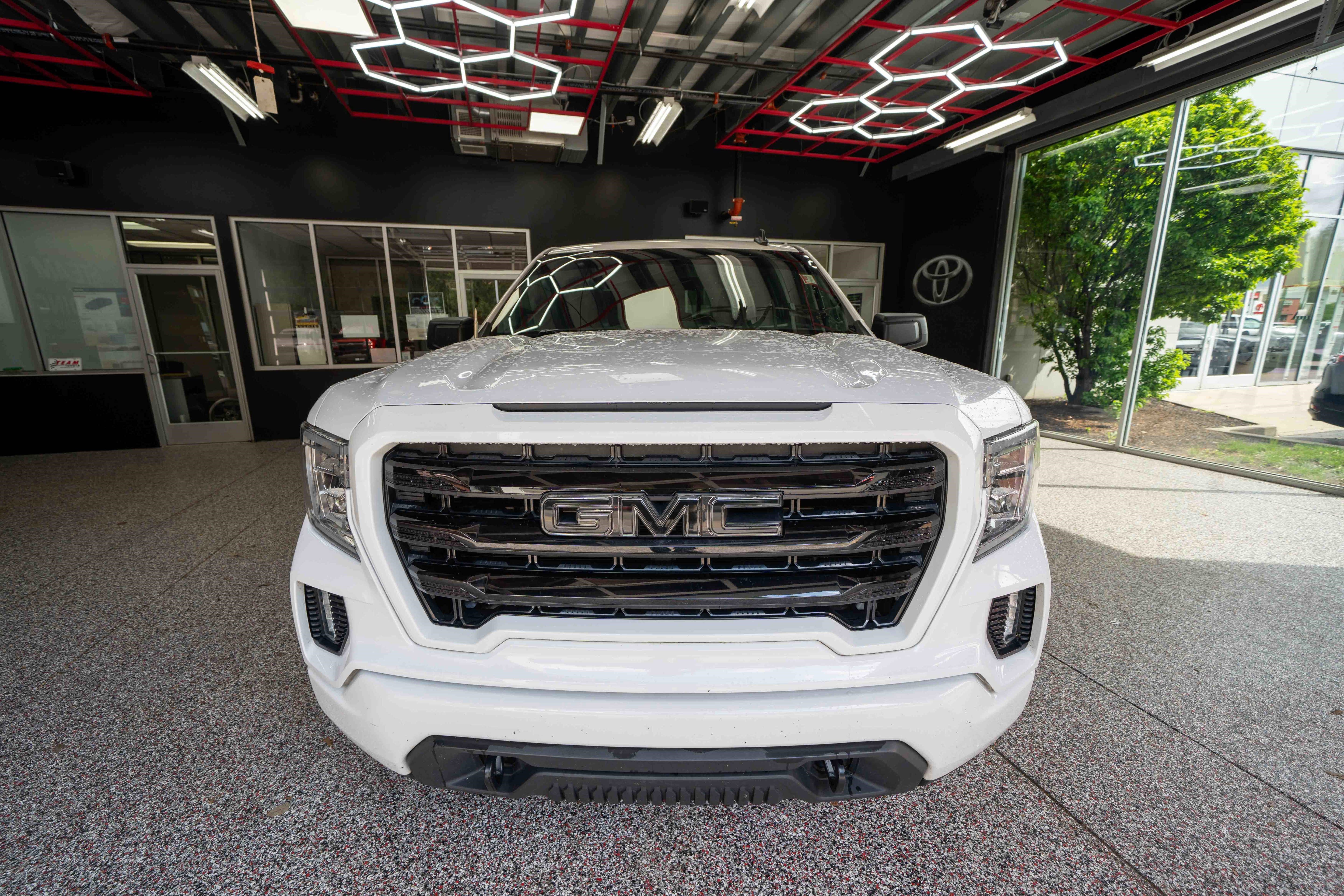 Used 2020 GMC Sierra 1500 Elevation w/ Elevation Value Package AWD/4WD image 6