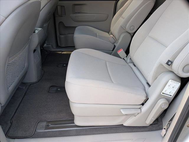 Used 2015 Kia Sedona LX image 17