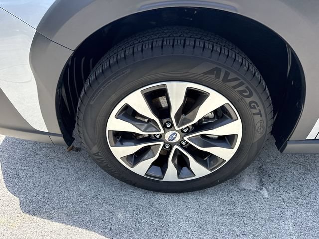 Certified 2025 Subaru Outback Limited AWD/4WD image 10