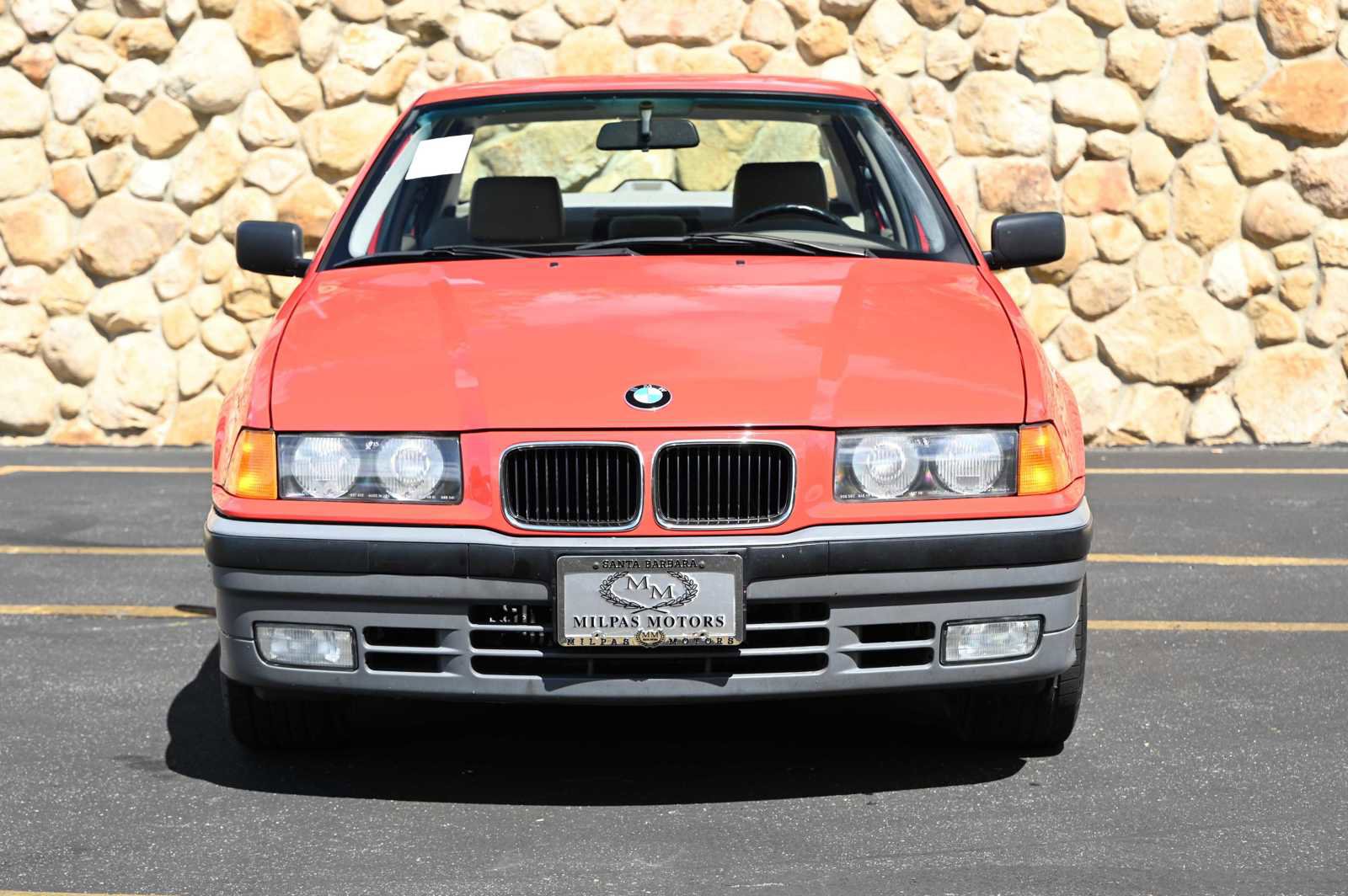 Used 1992 BMW 325i Sedan image 2