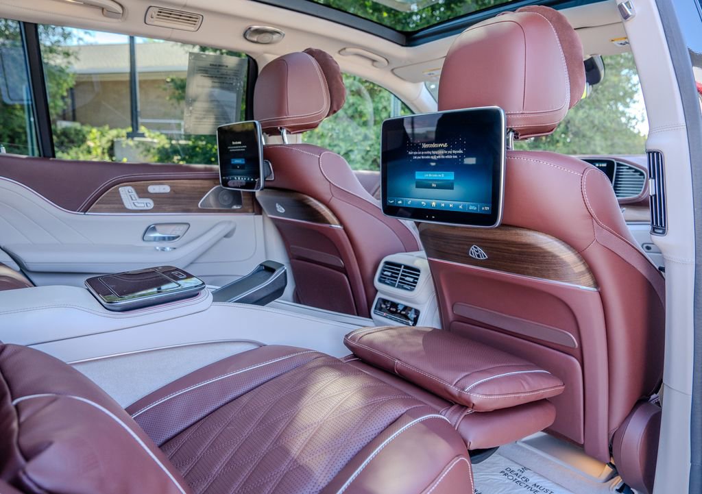 Used 2026 Mercedes-Benz Maybach GLS 600 4MATIC image 26