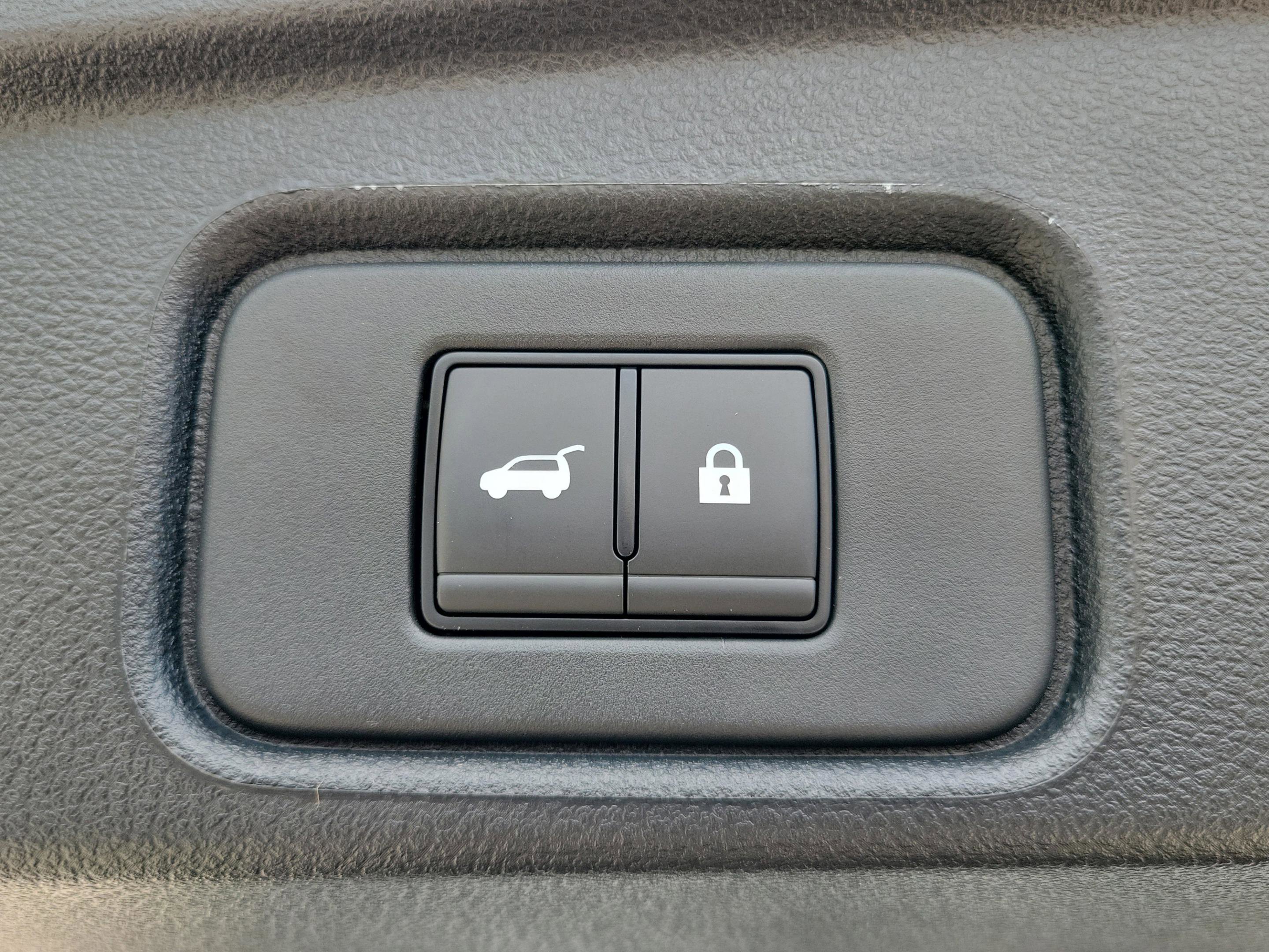 New 2026 Nissan Pathfinder SV image 9