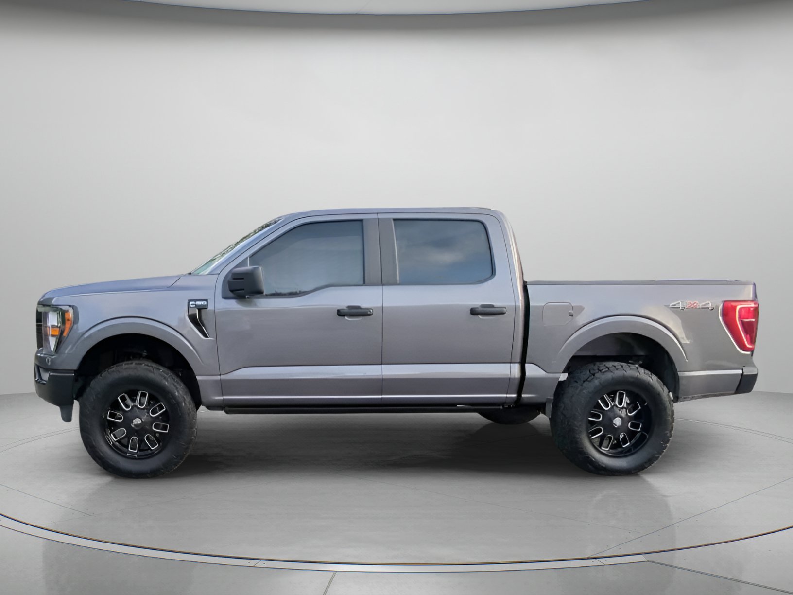 Used 2023 Ford F150 XLT w/ Bed Utility Package AWD/4WD image 16