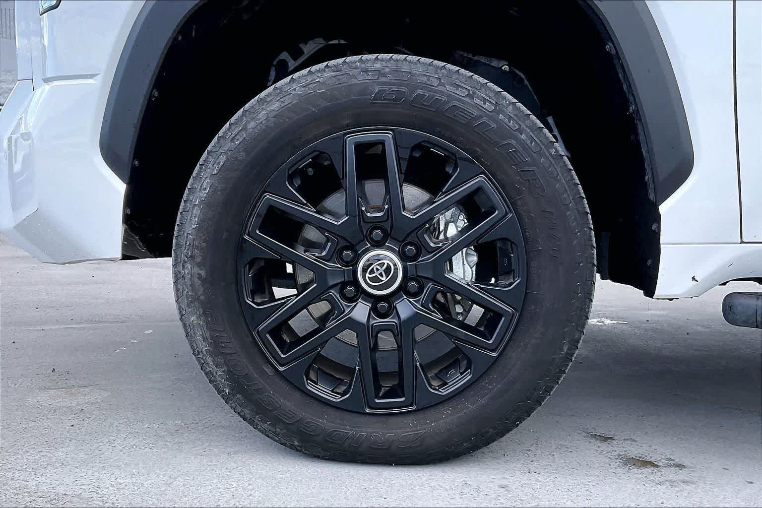 Used 2024 Toyota Tundra Limited AWD/4WD image 8