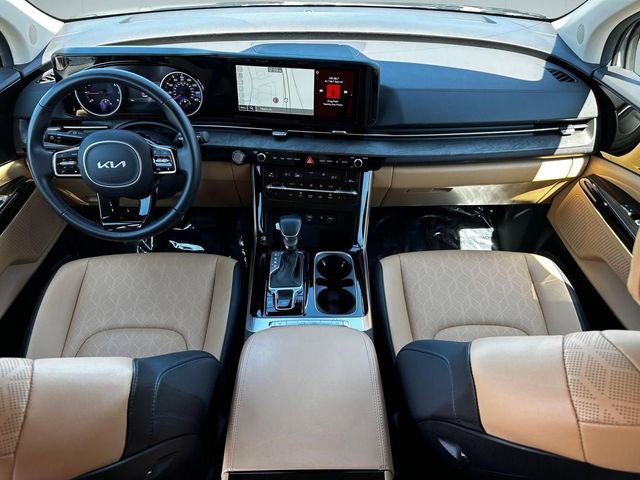 Used 2024 Kia Carnival EX image 26