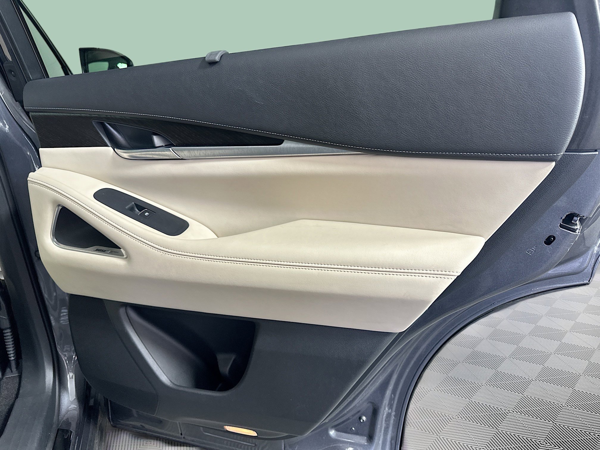 Used 2023 INFINITI QX60 Sensory w/ Vision Package image 31