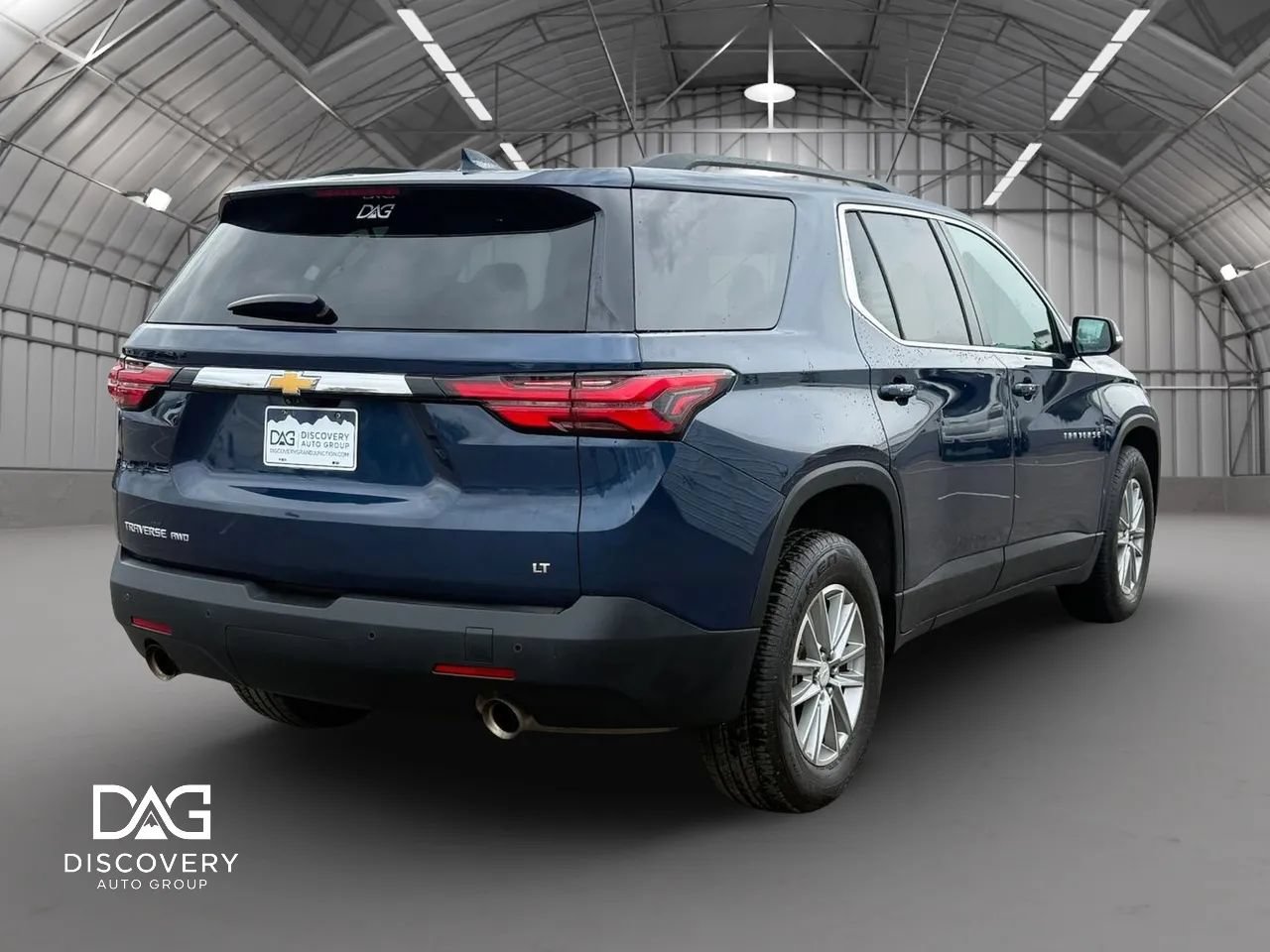 Used 2023 Chevrolet Traverse LT w/ Rear Camera Mirror Package AWD/4WD image 5