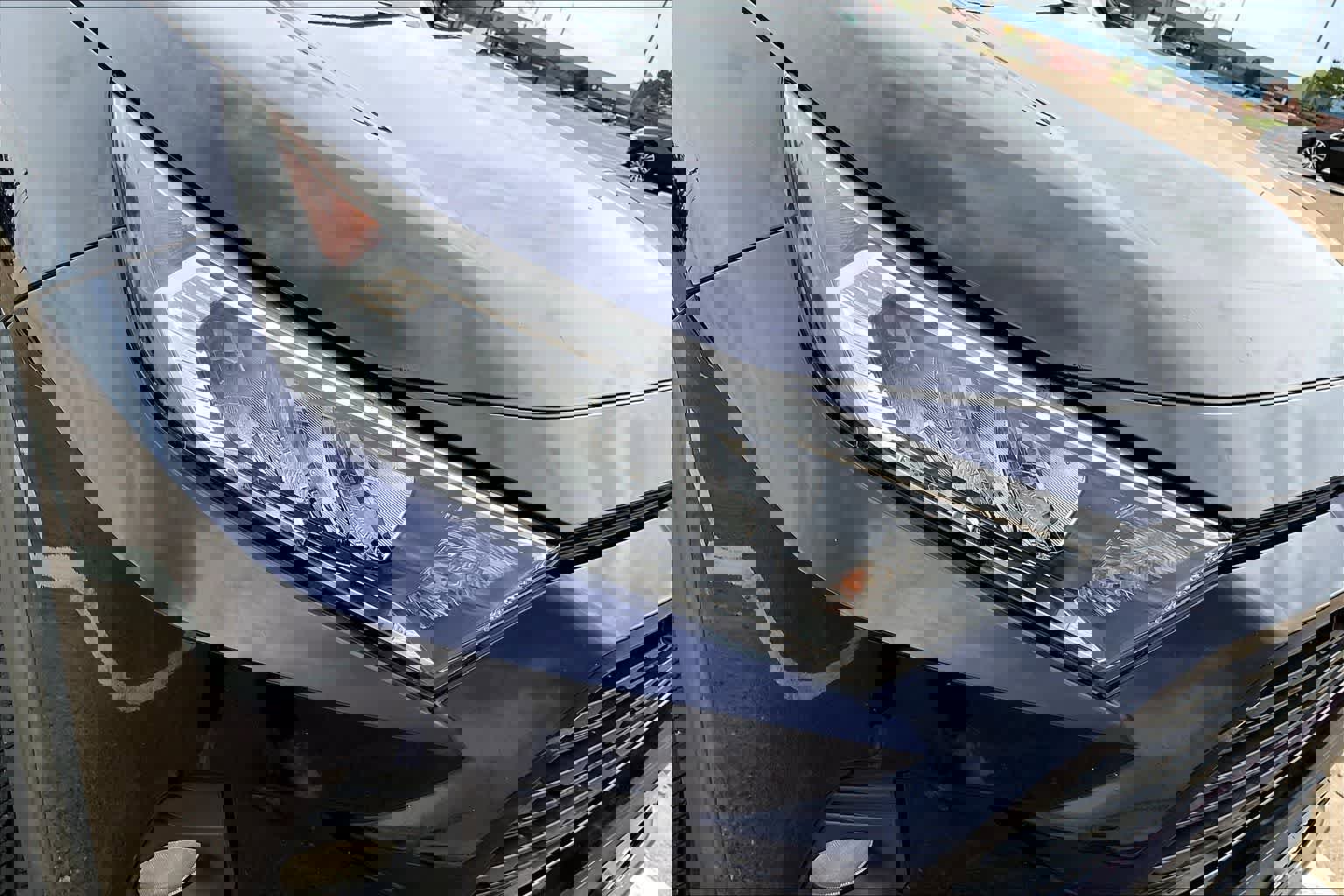 Used 2020 Toyota RAV4 XLE Premium image 31