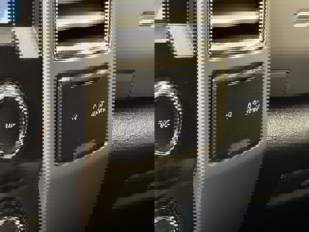 Used 2017 Ford F250 Lariat w/ Chrome Package image 24