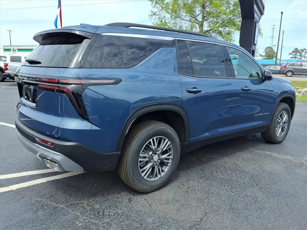 New 2026 Chevrolet Traverse LT FWD image 3