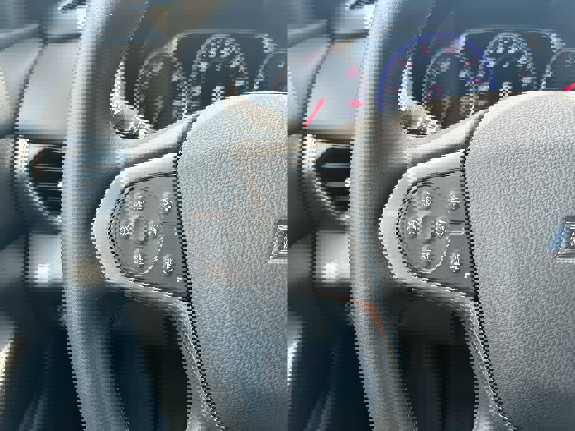 Certified 2023 Chevrolet Traverse Premier w/ Redline Edition image 25