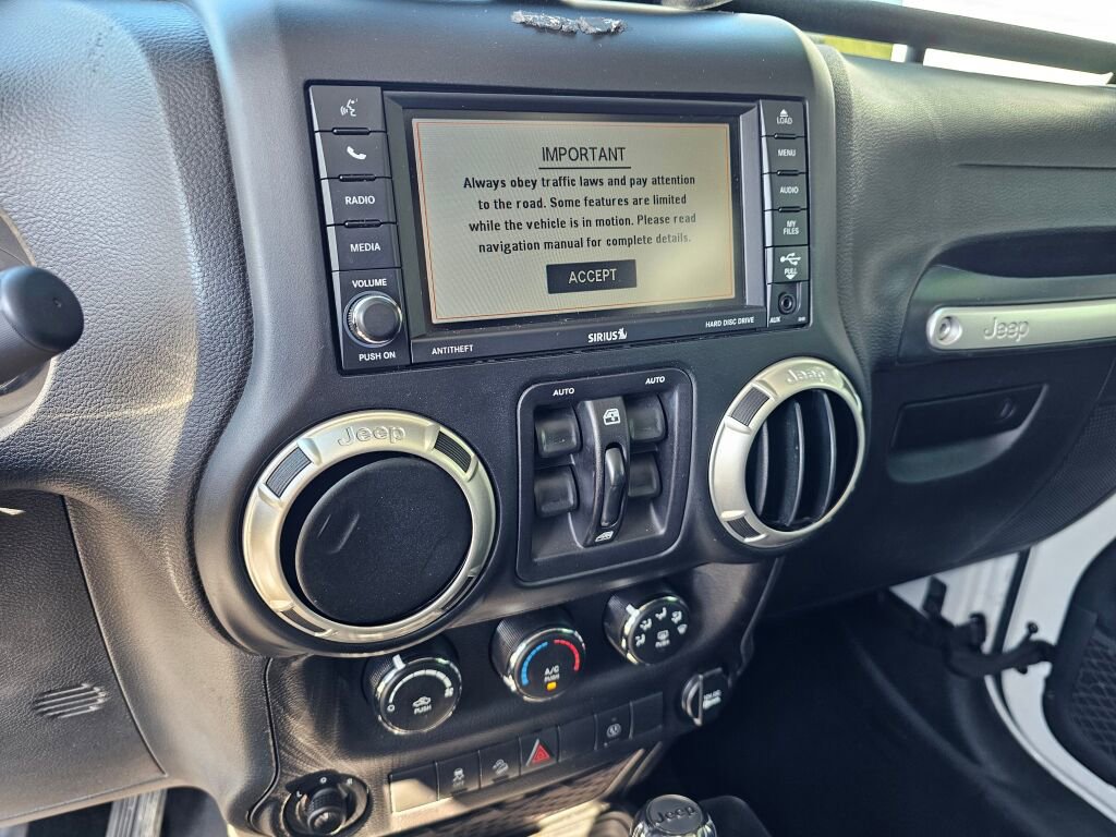 Used 2017 Jeep Wrangler Unlimited Sahara AWD/4WD image 22