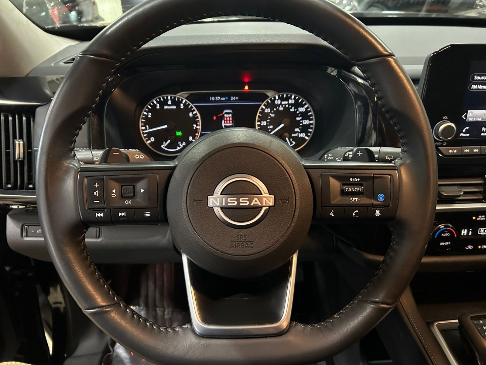 Used 2025 Nissan Pathfinder SV image 30