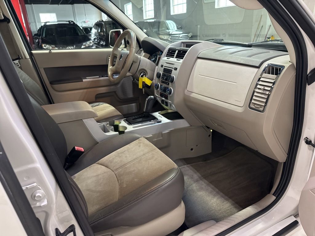 Used 2010 Mercury Mariner Premier image 39