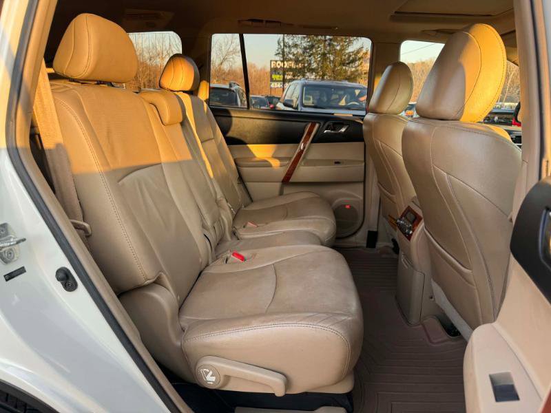 Used 2013 Toyota Highlander Limited image 17