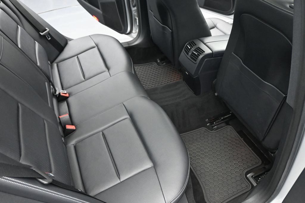 Used 2014 Mercedes-Benz E 250 BlueTEC Sedan image 28