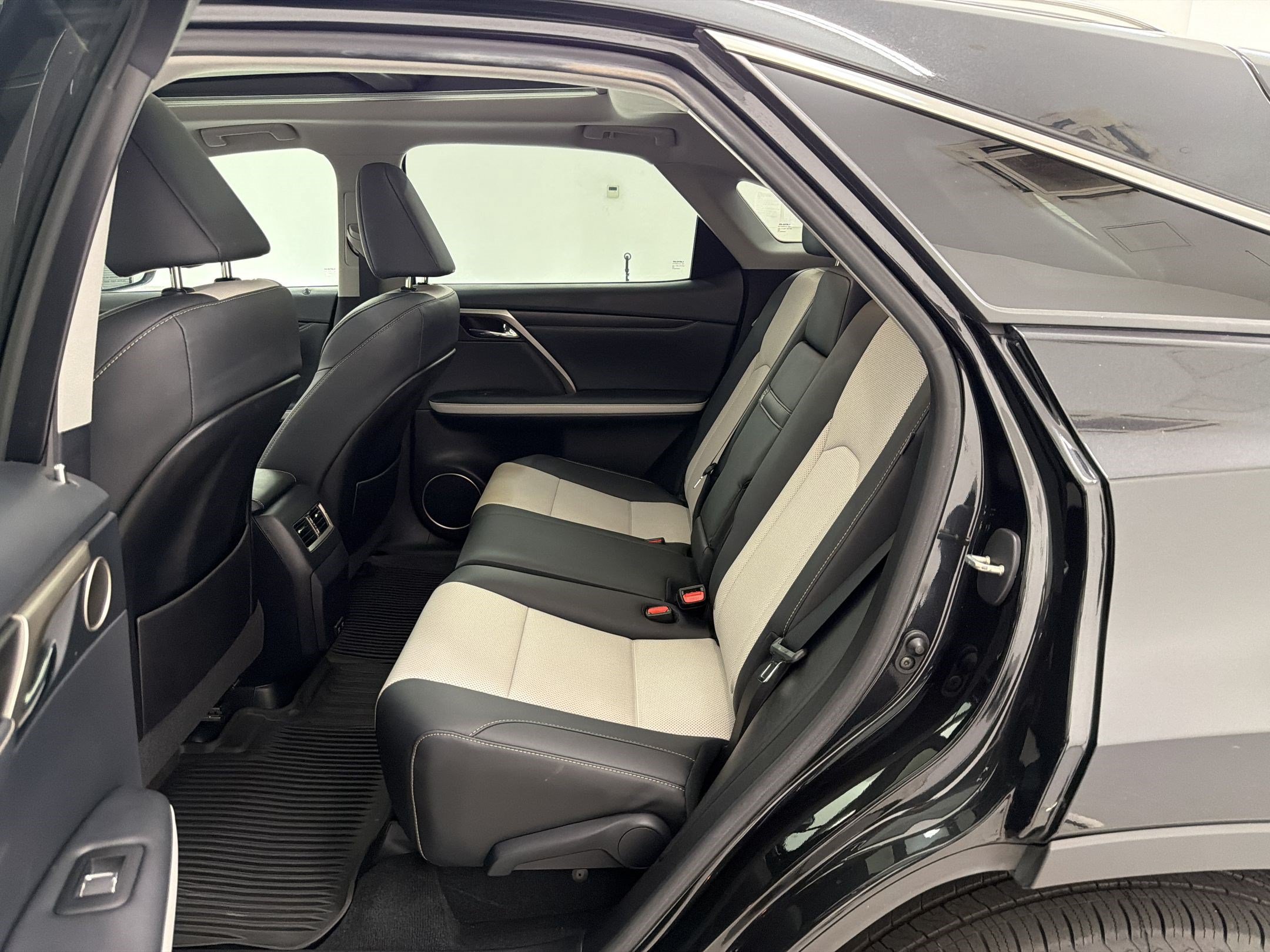 Certified 2022 Lexus RX 450h AWD w/ Special Edition image 27